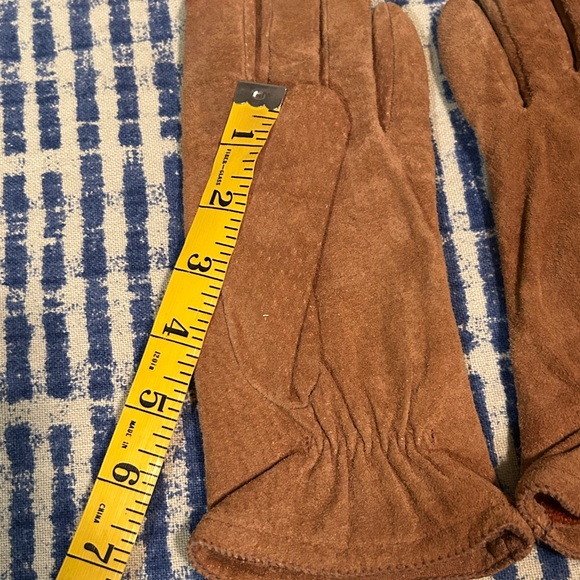 Vintage Brown Suede Isotoner Gloves - Picture 7 of 9